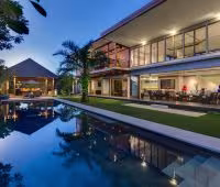 Villa Bendega Rato, Piscina de noche